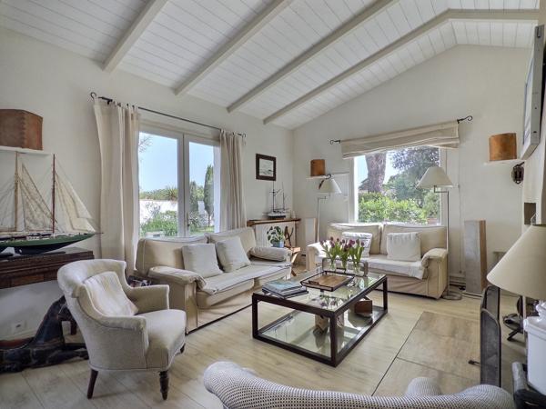 Maison sur magnifique terrain à Loix