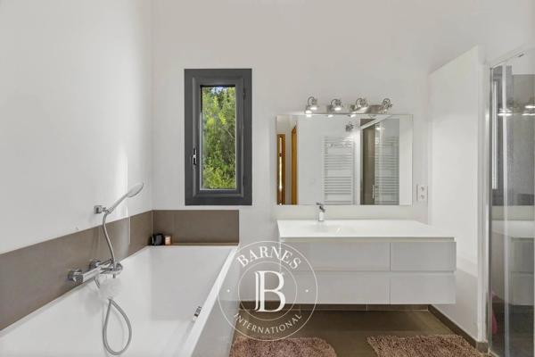 Sainte-Lucie-de-Porto-Vecchio, Maison 4 Chambres -  180 m² à vendre