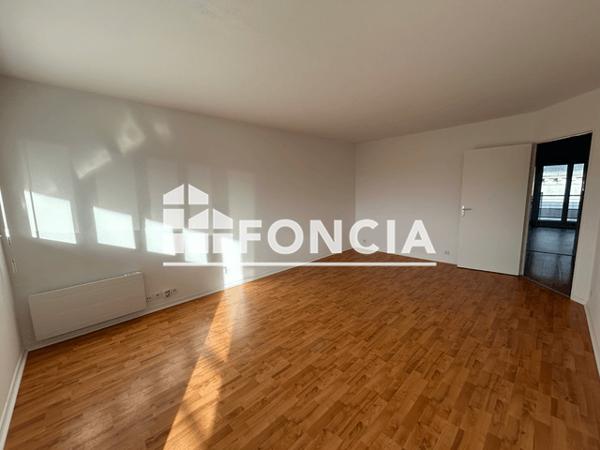 Location Appartement 3 pièces 66.88 m² - 11 RUE CARNOT Talence 33400