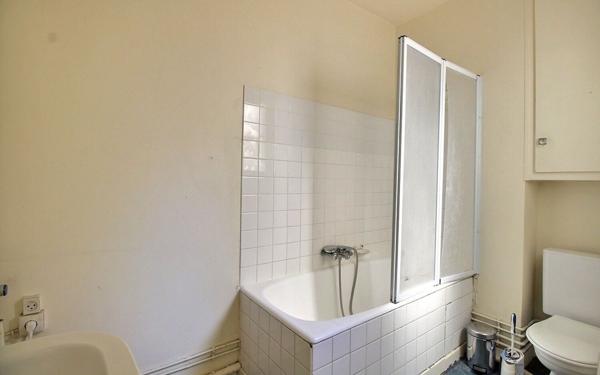 Appartement à vendre    3 pièces • 52,40 m2 Paris 6