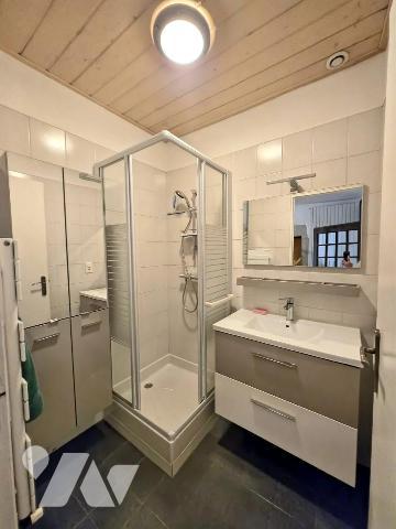 Maison de village de 170 M² sur la commune de PERRIGNY avec jardin de 654m² sans vis à vis.