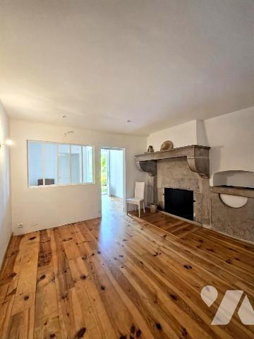 Maison de village de 170 M² sur la commune de PERRIGNY avec jardin de 654m² sans vis à vis.
