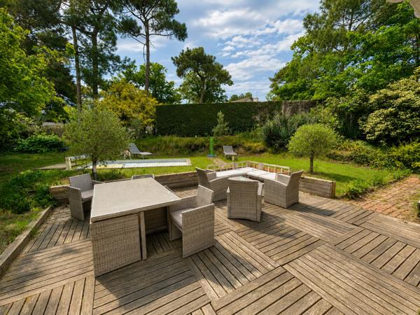 Élégante propriété familiale Garage Piscine