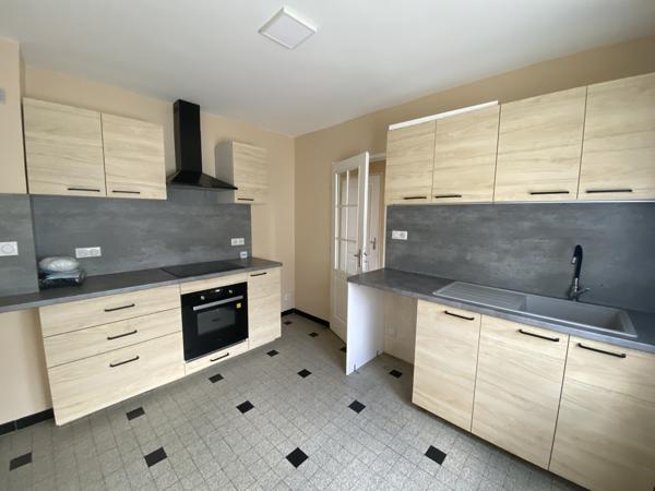 Maison de village
                                                                                                                                                                                                                                                                                                                        4 pièce(s)                                                                                                                                                                                                          3 chambre(s)                                                                                                                                                                                                          68.47  m²