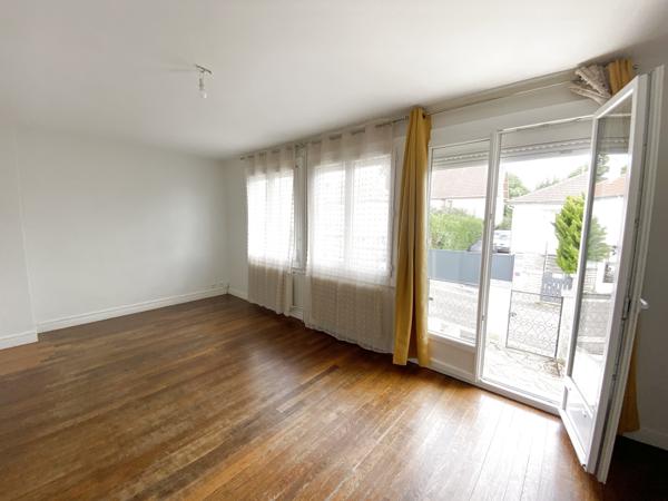 Maison de village
                                                                                                                                                                                                                                                                                                                        4 pièce(s)                                                                                                                                                                                                          3 chambre(s)                                                                                                                                                                                                          68.47  m²