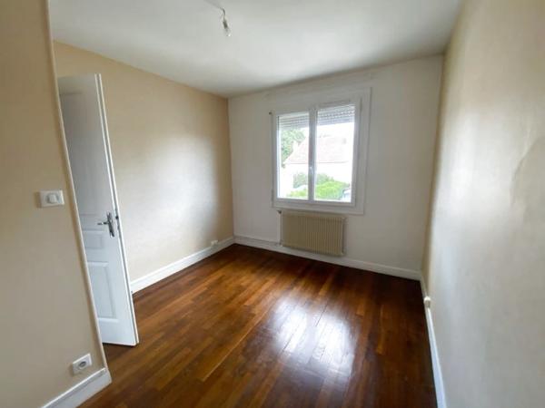 Maison de village
                                                                                                                                                                                                                                                                                                                        4 pièce(s)                                                                                                                                                                                                          3 chambre(s)                                                                                                                                                                                                          68.47  m²