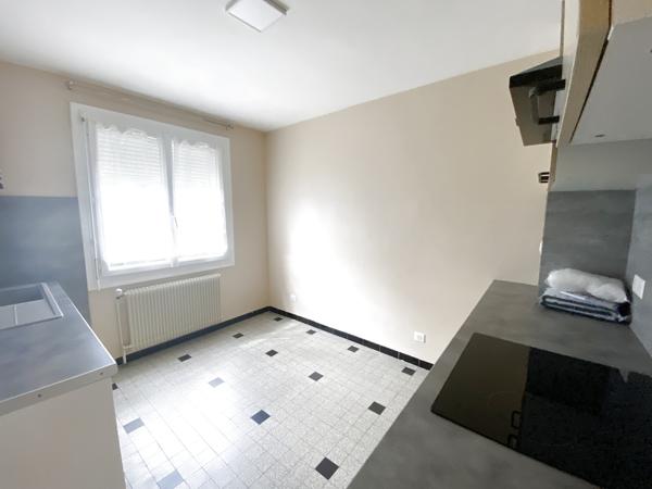 Maison de village
                                                                                                                                                                                                                                                                                                                        4 pièce(s)                                                                                                                                                                                                          3 chambre(s)                                                                                                                                                                                                          68.47  m²