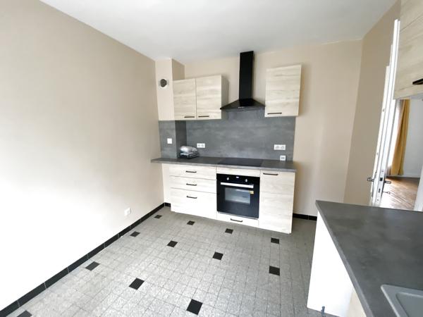 Maison de village
                                                                                                                                                                                                                                                                                                                        4 pièce(s)                                                                                                                                                                                                          3 chambre(s)                                                                                                                                                                                                          68.47  m²