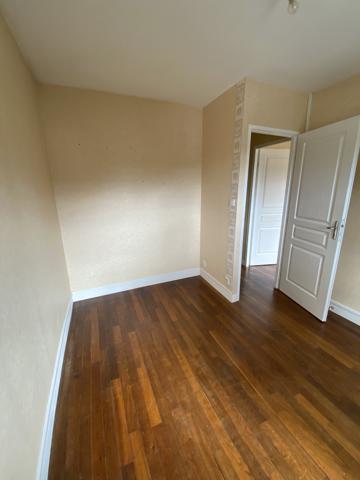 Maison de village
                                                                                                                                                                                                                                                                                                                        4 pièce(s)                                                                                                                                                                                                          3 chambre(s)                                                                                                                                                                                                          68.47  m²