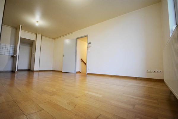 Dpt Nord (59), à louer CAMBRAI appartement T3 - 55 m² - 1er étage