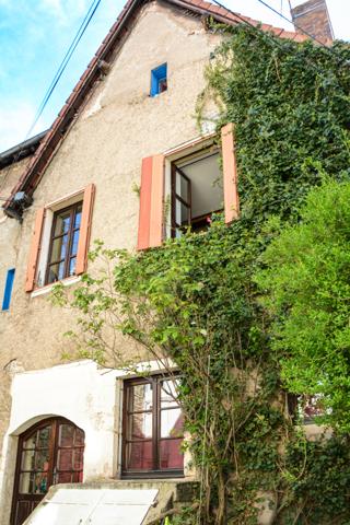 Duplex
                                                                                                                                                                                                                                                                                                                        4 pièce(s)                                                                                                                                                                                                          2 chambre(s)                                                                                                                                                                                                          126  m²