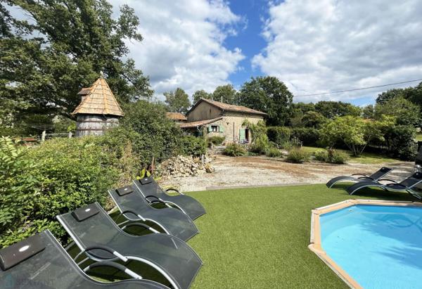 MAISON AVEC GITE INDEPENDANT ET DEPENDANCEs