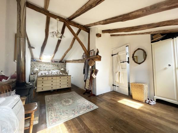 MAISON AVEC GITE INDEPENDANT ET DEPENDANCEs