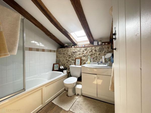 MAISON AVEC GITE INDEPENDANT ET DEPENDANCEs