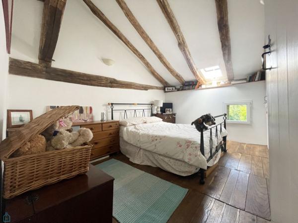 MAISON AVEC GITE INDEPENDANT ET DEPENDANCEs