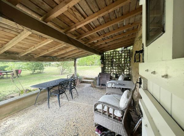 MAISON AVEC GITE INDEPENDANT ET DEPENDANCEs