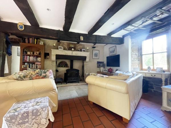 MAISON AVEC GITE INDEPENDANT ET DEPENDANCEs