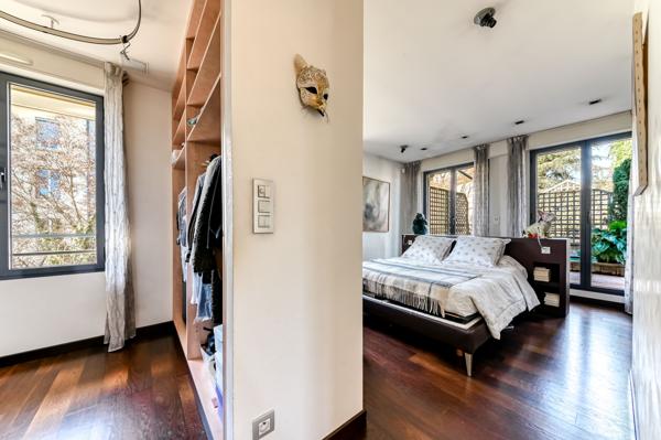 Lyon 3ème - Montchat. Appartement de 121 m² en dernier étage avec terrasses de 81 m² - 2 Garages.