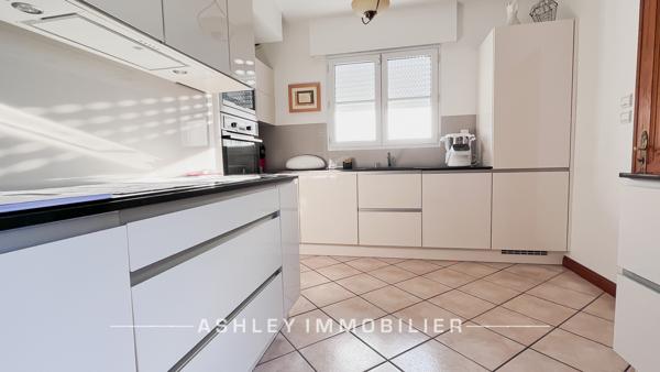 LA ROCHELLE - MAISON FAMILIALE 5 CHAMBRES AVEC PISCINE