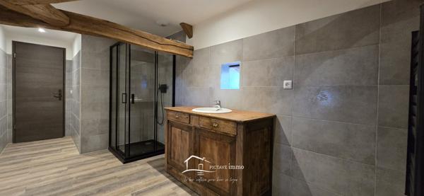 Propriété - 7 chambres - Dépendances Valence-en-poitou (86700)