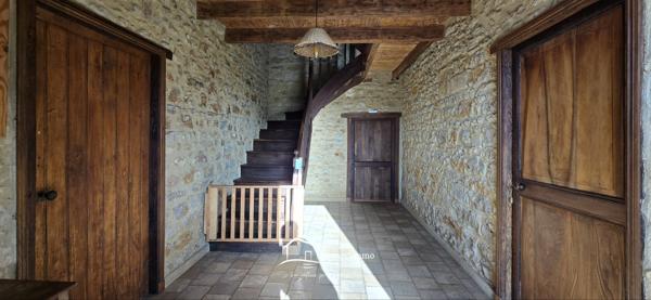 Propriété - 7 chambres - Dépendances Valence-en-poitou (86700)