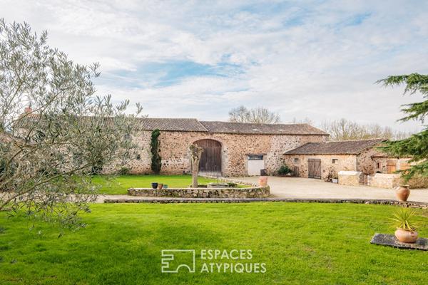 Propriété du XVIe avec gîtes, piscine et salle de réception