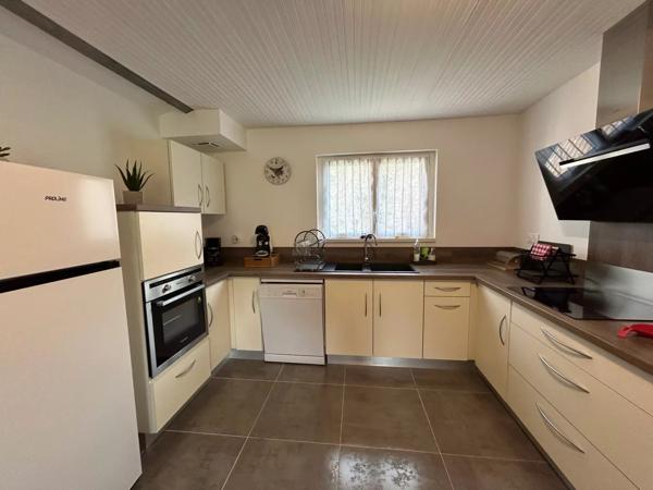 Maison magnifiquement entretenue avec appartement indépendant et spa
