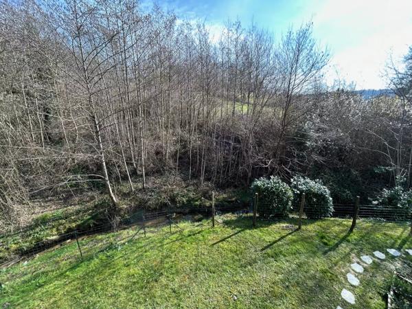 Maison magnifiquement entretenue avec appartement indépendant et spa