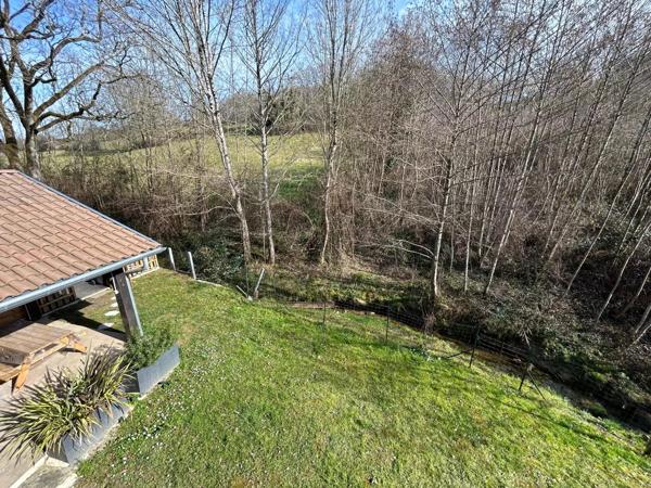 Maison magnifiquement entretenue avec appartement indépendant et spa