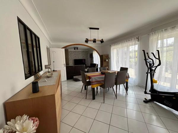 Maison magnifiquement entretenue avec appartement indépendant et spa