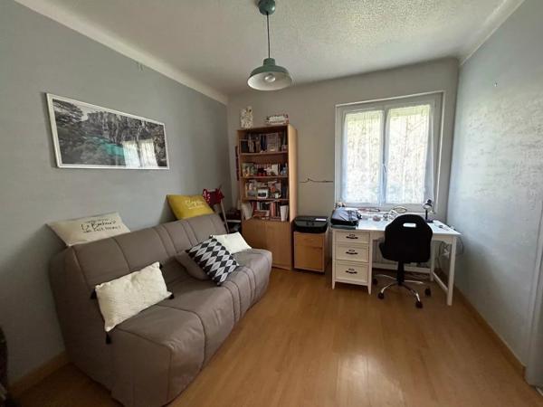 Maison magnifiquement entretenue avec appartement indépendant et spa