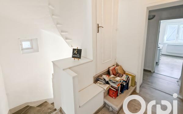 Maison à louer    3 pièces •  Saint-Marcel-d'Ardèche