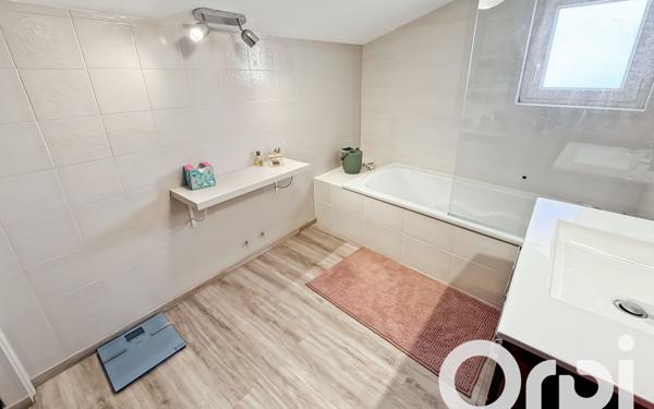 Maison à louer    3 pièces •  Saint-Marcel-d'Ardèche