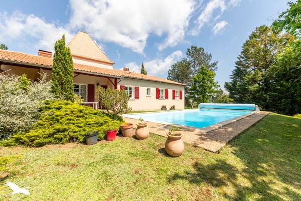 Maison à vendre |  Pont-du-Casse |  8 pièces | 208 m²