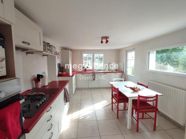 Maison à Challans, 85300 - 7 pièces 197m²