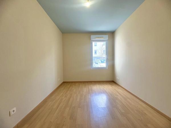 Vente                                                      Appartement
                        
                     2 pièces                      40 m2                     à Saint-Sébastien-sur-Loire