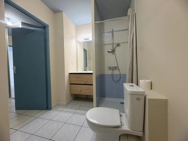 Vente                                                      Appartement
                        
                     2 pièces                      40 m2                     à Saint-Sébastien-sur-Loire