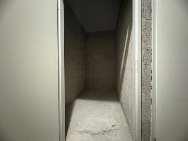 Vente                                                      Appartement
                        
                     2 pièces                      40 m2                     à Saint-Sébastien-sur-Loire