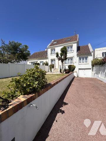 TRES BEAU PAVILLON QUARTIER LES ACACIAS 