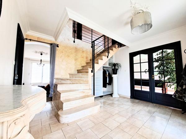 Maison 8 pièces - 230 m²