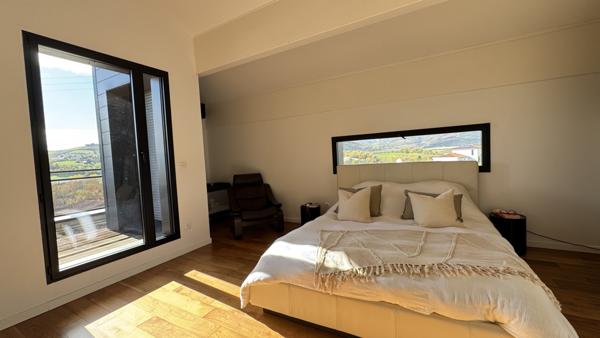 Cellieu (42320) Magnifique villa de 380 m2 avec piscine sur 2750 m2 de terrain