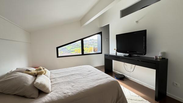 Cellieu (42320) Magnifique villa de 380 m2 avec piscine sur 2750 m2 de terrain