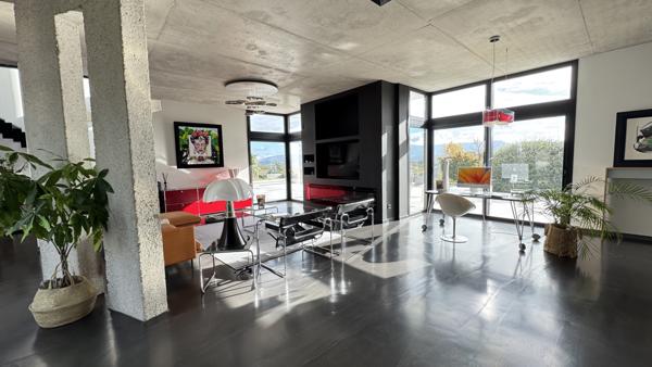 Cellieu (42320) Magnifique villa de 380 m2 avec piscine sur 2750 m2 de terrain