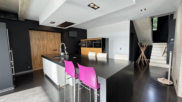 Cellieu (42320) Magnifique villa de 380 m2 avec piscine sur 2750 m2 de terrain