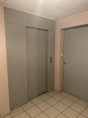 ANNONAY - APPARTEMENT T3 AVEC GARAGE - 71.91 M2