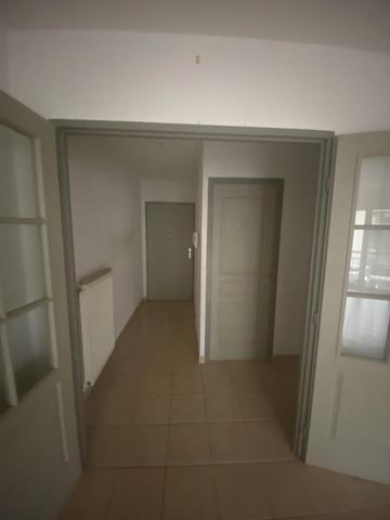 ANNONAY - APPARTEMENT T3 AVEC GARAGE - 71.91 M2