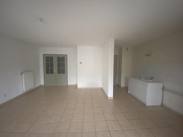 ANNONAY - APPARTEMENT T3 AVEC GARAGE - 71.91 M2