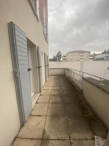 ANNONAY - APPARTEMENT T3 AVEC GARAGE - 71.91 M2