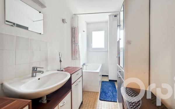 Appartement à vendre    4 pièces • 74,73 m2 Donzère