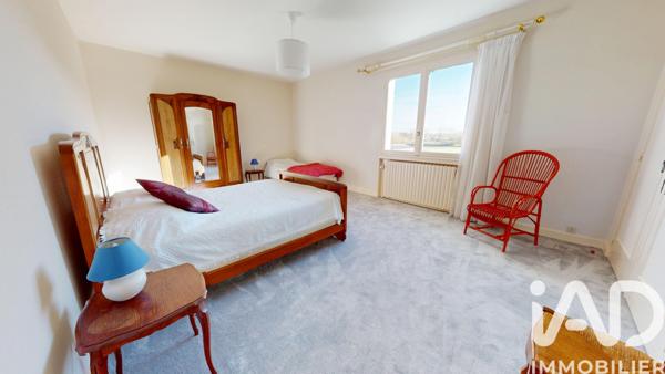 Maison à vendre 6 pièces 364 m² Creuzier-le-Neuf